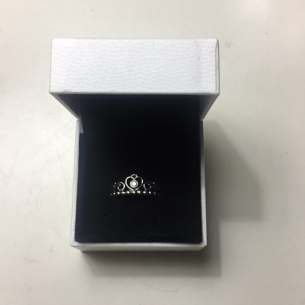 PANDORA PRINCESS RING